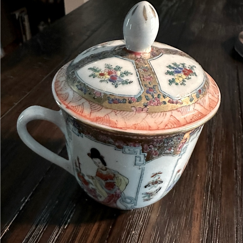Lotus Bloom Chinese Glazed Porcelain Lidded Teacup Four Beauties